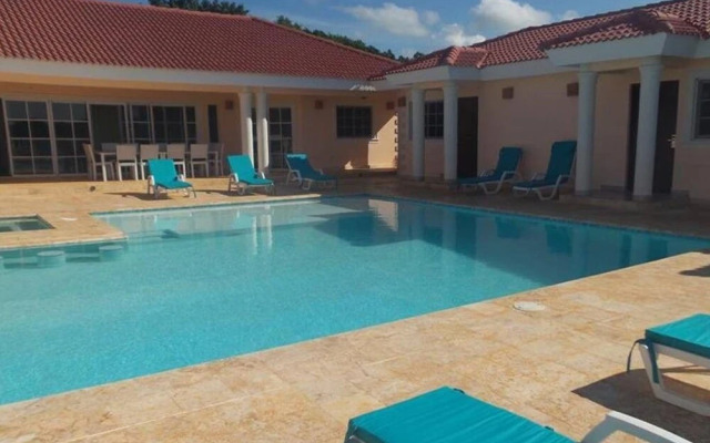 6 Bedroom Villa With an Ocean View