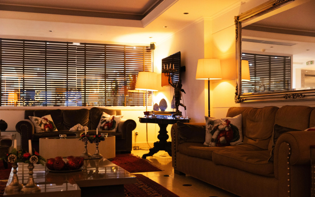 Best Western Plus Embassy Hotel