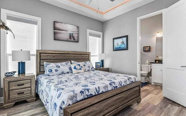 4 Biscayne 4 Bedroom Home by RedAwning