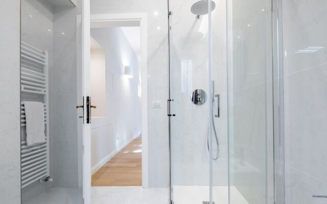 Ponte Vecchio White by Mmega