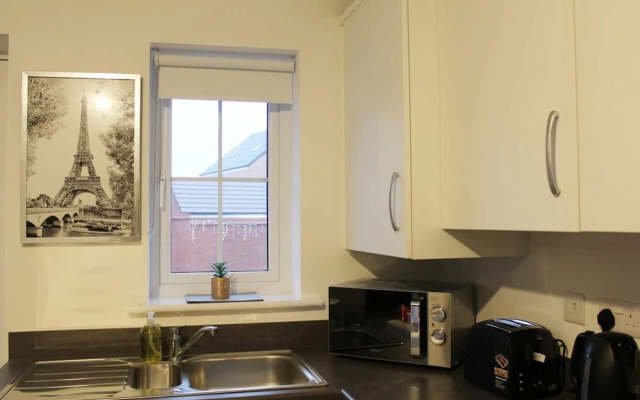 1-bed House - Sleeps 2 - Parking, Wifi