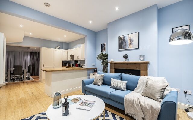 Penryn Apartment by Flexystays