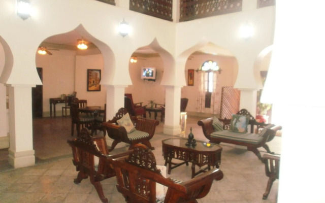 Asmini Palace Hotel