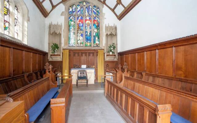 Elegant 1 Bedroom Flat With Period Features in Bristol