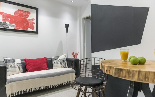 Acropolis Cozy Studio by Livin Urbban