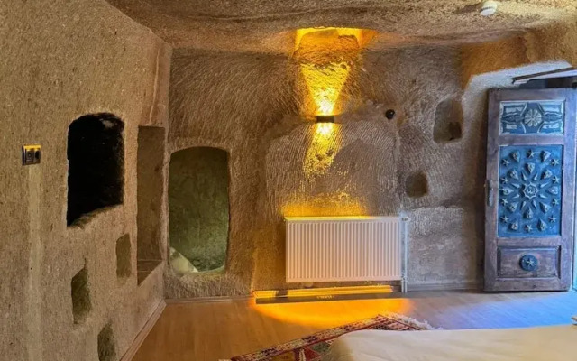 Colina Stone House