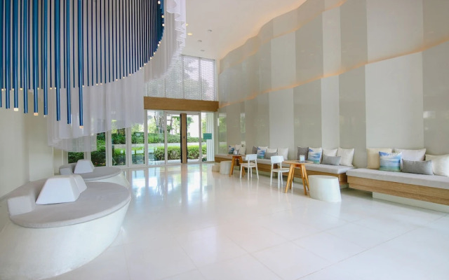 Hua Hin Luxury Beachfront Condo By Mon