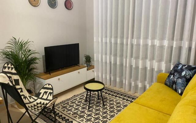 Cheerful 2-bedroom apartment in Golem