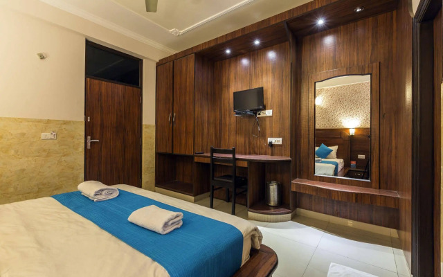 ZO Rooms MI Road