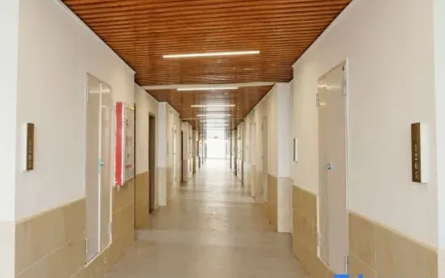Yuehua International Apartment (Jilong Industrial Park Branch)