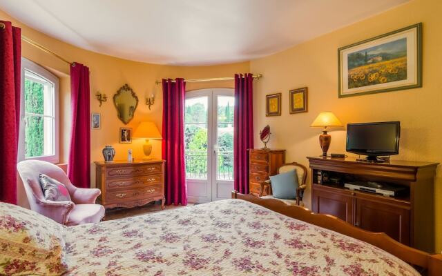 Beautiful Holiday Home in Lorgues with Garden