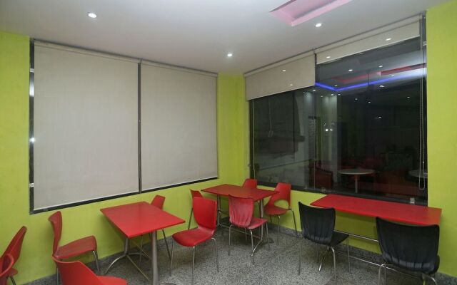 OYO 11556 Om Guest House Residency