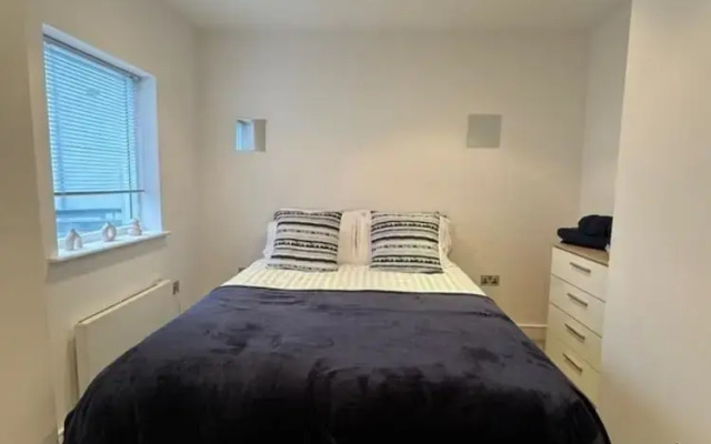 Leeds Apt - Hottub - Sleeps 6 - Special Occasions