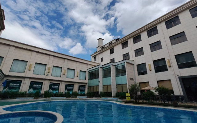 Carrianna Hotel