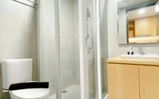 Homey And Cozy Living Studio Pollux Chadstone Apartment