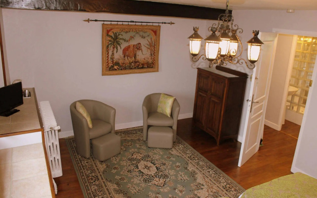 Manoir XV Domaine de Peyrafort