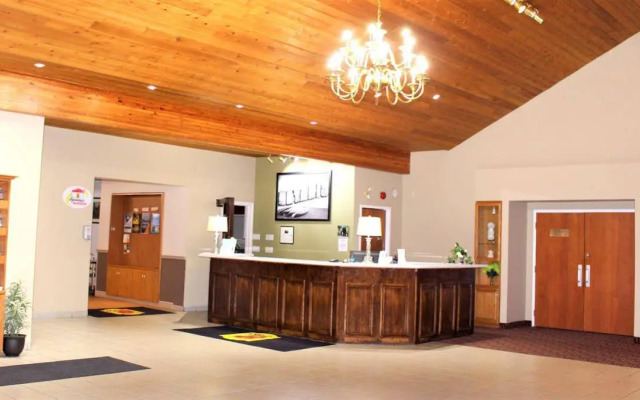 Jolly Roger Inn & Resort