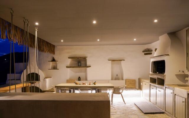 Maison Simone with private heated infinity pool & spectacular sea view