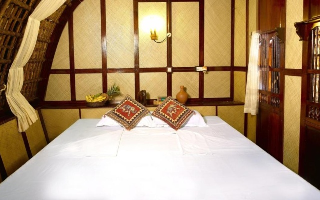 Spice Coast Cruise – Guest Rooms – Cherthala