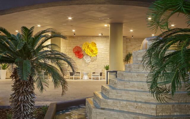 DoubleTree by Hilton San Antonio Downtown