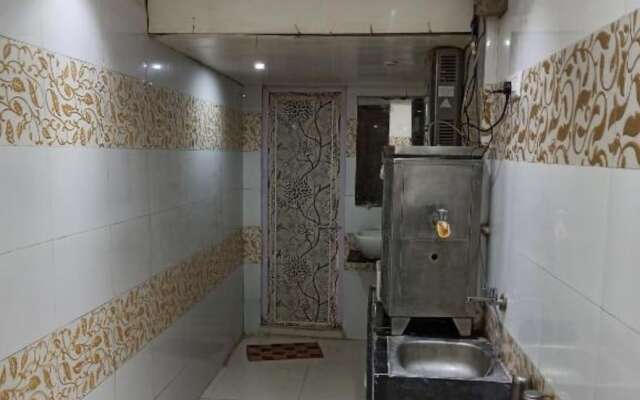 Goroomgo Apsara Guest House Ahmedabad