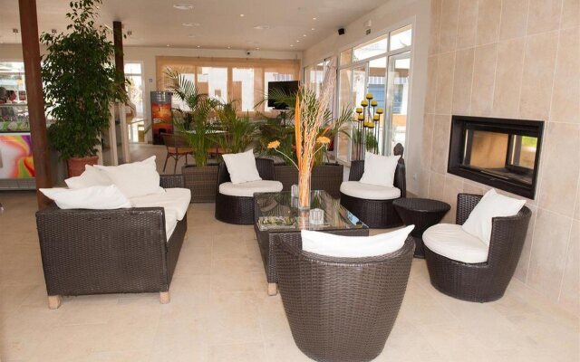 Apartamentos Sol Romántica by DOT Suites