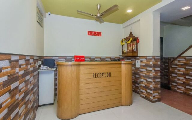 OYO 22048 Trio Hotel