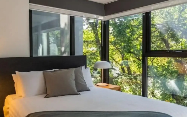 Accommodate Canberra Midnight Apartments