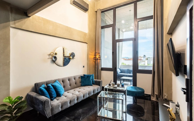 Ventiri Lofts - Cozy Penthouse With Balcony