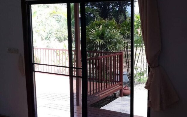 Raintree Boutique Hut