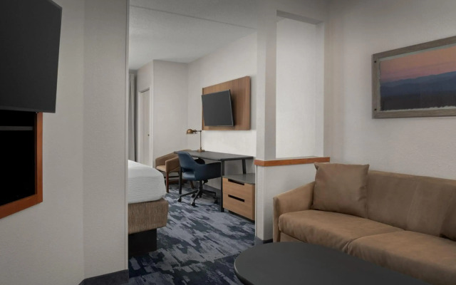 Fairfield Inn & Suites by Marriott Roanoke Hollins/I-81
