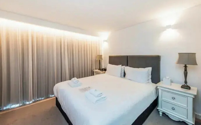 The Nest - Bright Space on Newcastle St with Roof Terrace