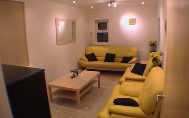 Earle House Serviced Apartments