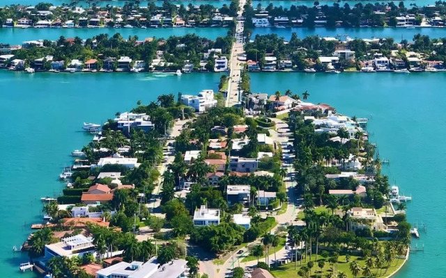 Your Miami Base With Free Parking