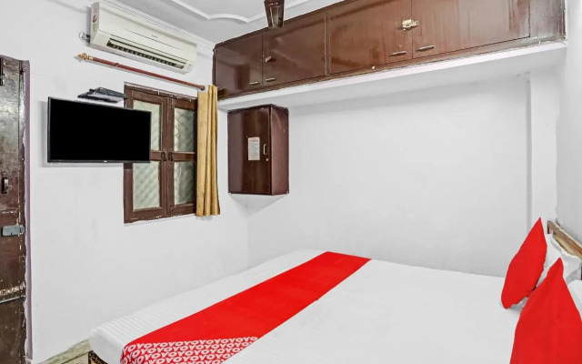 Oyo 84959 Tyagi Palace