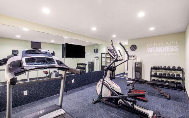 Quality Inn & Suites Plano East - Richardson