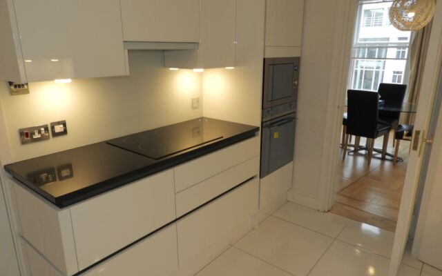 4 Beds Harrods Huge Space