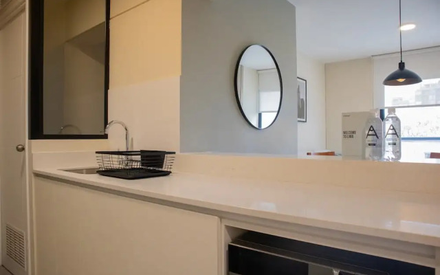 w Modern 2BR w Scenic Balcony Close to Kennedy Park