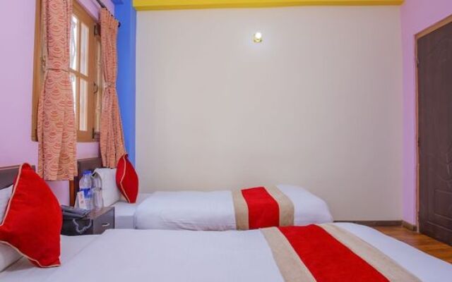 OYO 414 Hotel Om