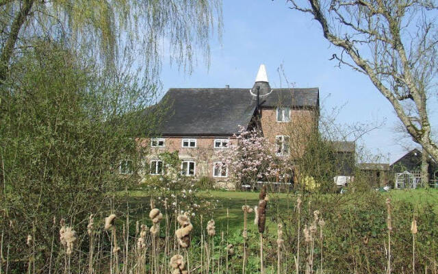 Field Green Oast
