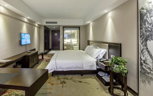 Camphor Forest Hotel