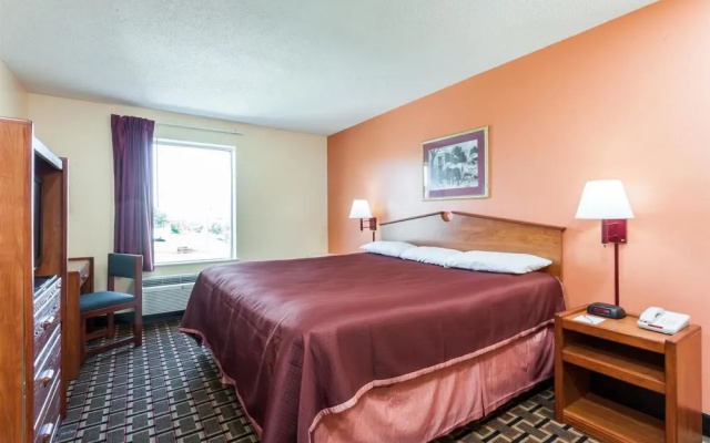 Howard Johnson by Wyndham Airport