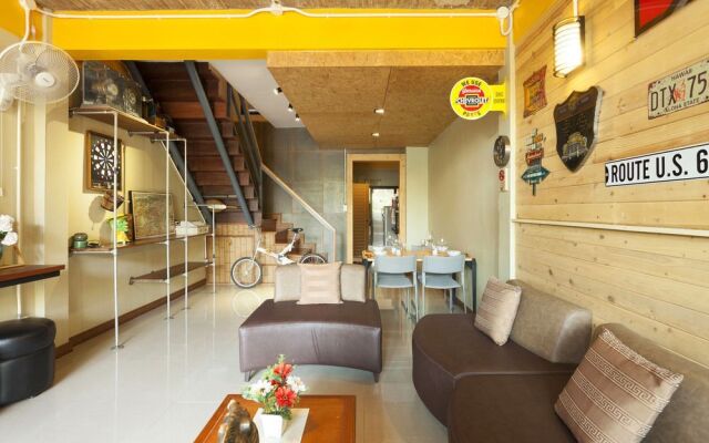 Near Shopping Mall/Old Town R.