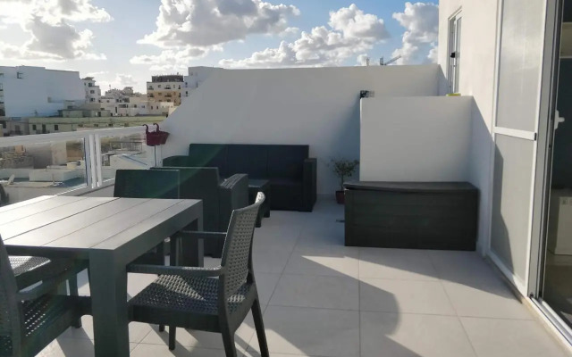 Sea View Penthouse with large terrace IROM1-1