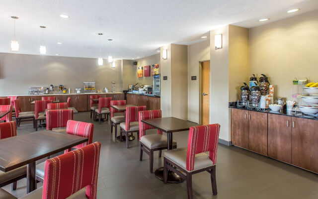 Comfort Suites Oxford I-20 exit 188