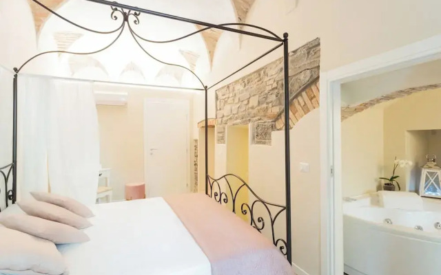 Romantic Escape City Centre With Jacuzzi & Parking