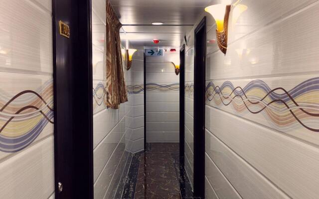 Day And Night Hotel - Hostel