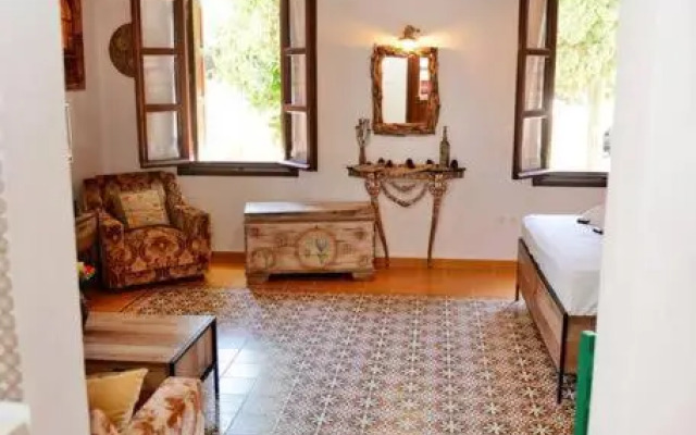 Meandros Suite in Old Town