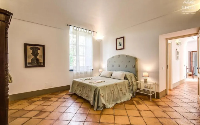 Villa Rococo - Luxury Period Villa With Pool and sea Views