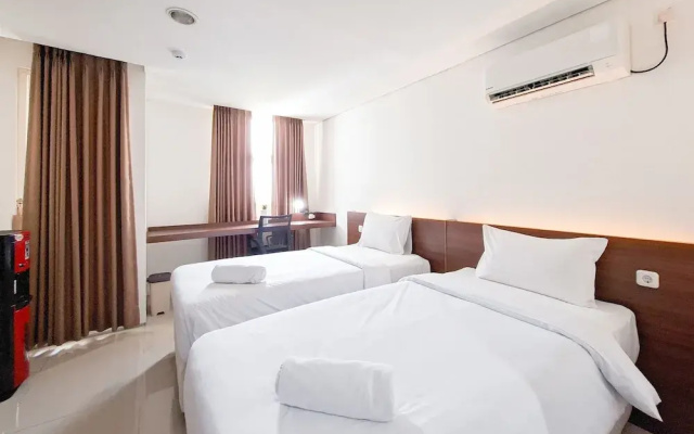 Basic Studio Room Apartment At Tuscany Residence